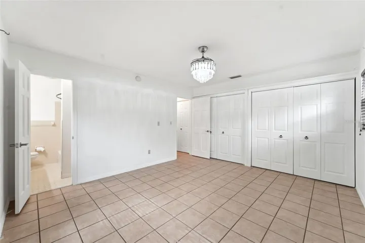 Dual Closet & Ensuite