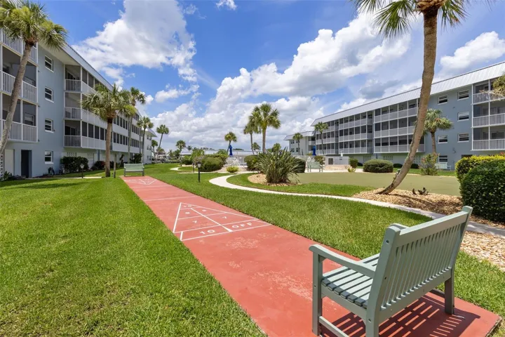 shuffleboard court