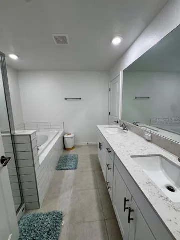 Primary Bathroom with washroom