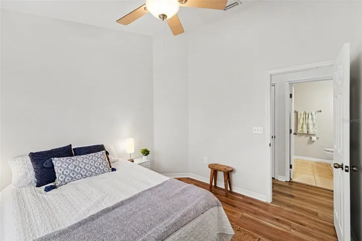 Secondary bedroom