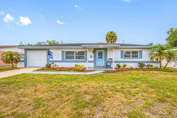 WELCOME HOME!  6752 31ST TER N.