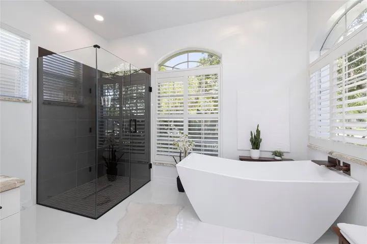 Love the soaking tub