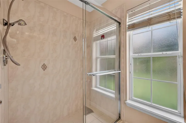 Guest shower.