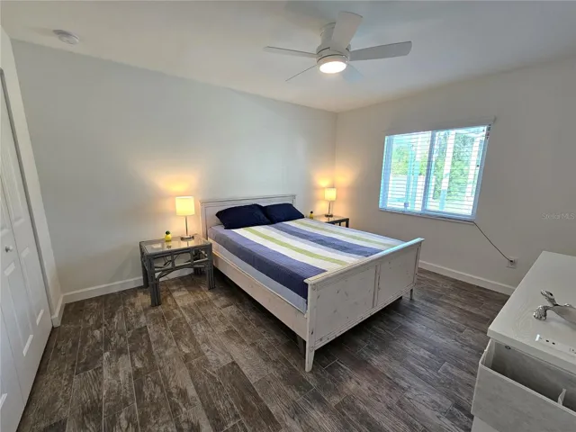 Guest bedroom-queen