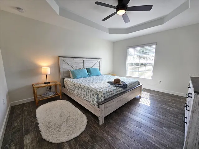 Master bedroom-king