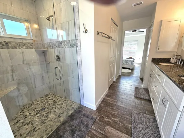 Master bath-walk in shower