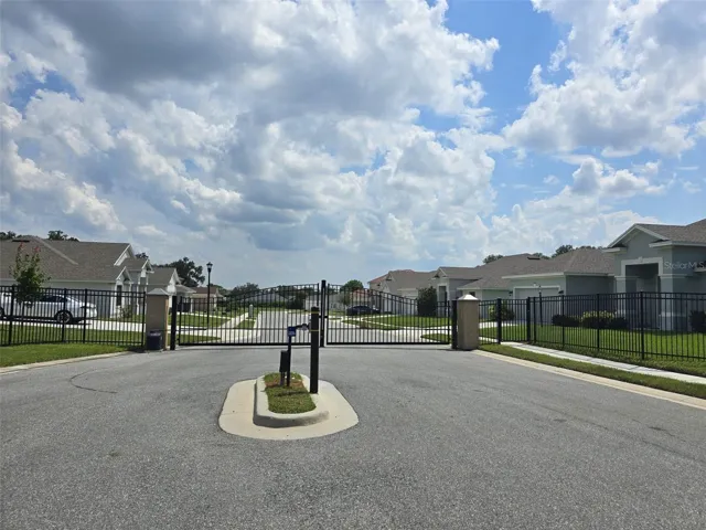 HERITAGE WOODS MAIN GATE