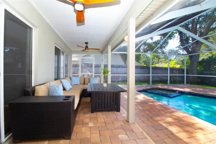 Covered/screened patio
