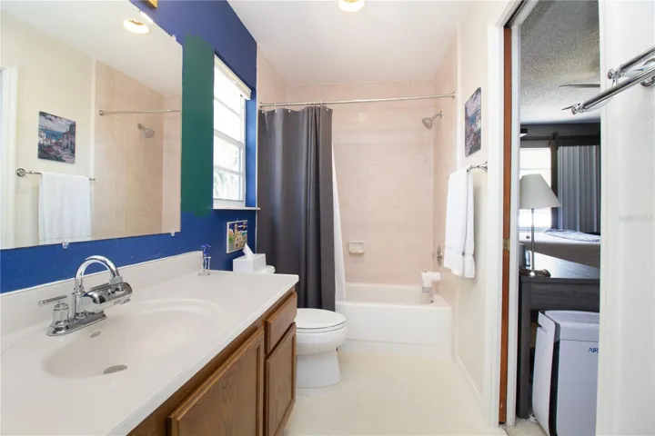Jack & Jill Bath