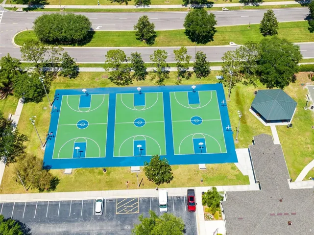 Hunter's Creek features tree lined streets, parks, playgrounds, athletic fields, tennis & basketball courts, & miles of walking & biking trails, just minutes from major shopping, top rated schools, restaurants, & the 417