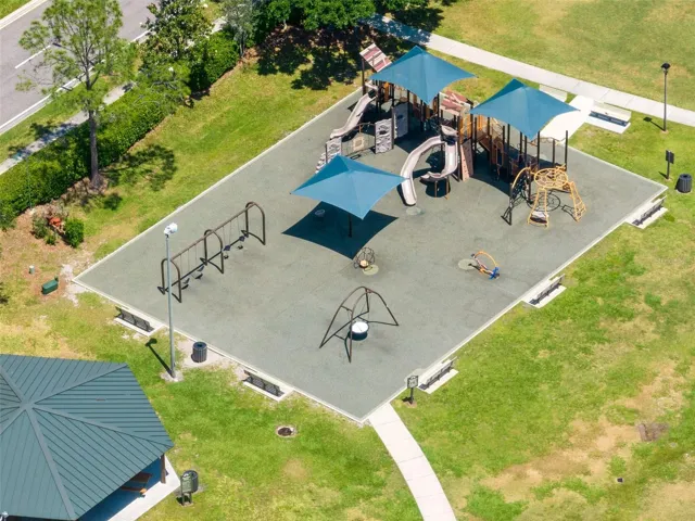 Hunter's Creek features tree lined streets, parks, playgrounds, athletic fields, tennis & basketball courts, & miles of walking & biking trails, just minutes from major shopping, top rated schools, restaurants, & the 417