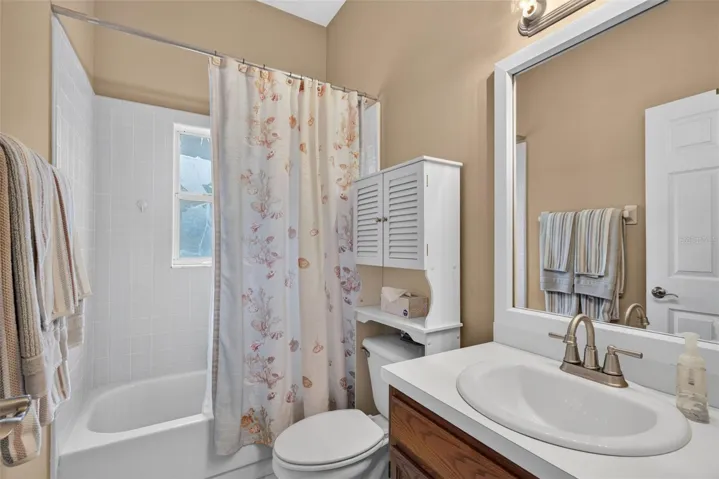 Guest bathroom.