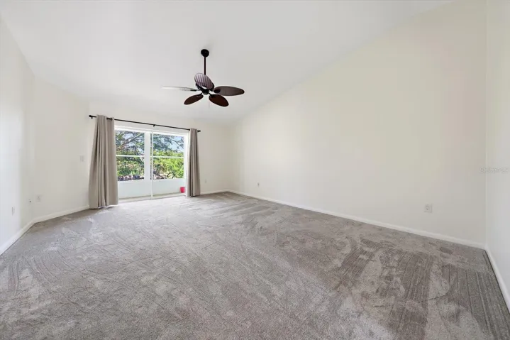 Spacous upstairs bonus room