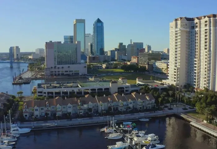 Downtown Jacksonville - games, shows & waterviews