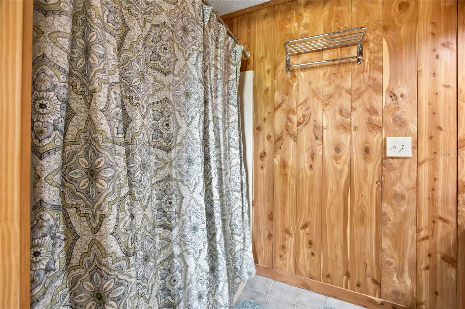 2nd bathroom