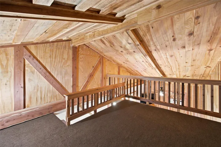 Loft Bedroom - Barn Apartment
