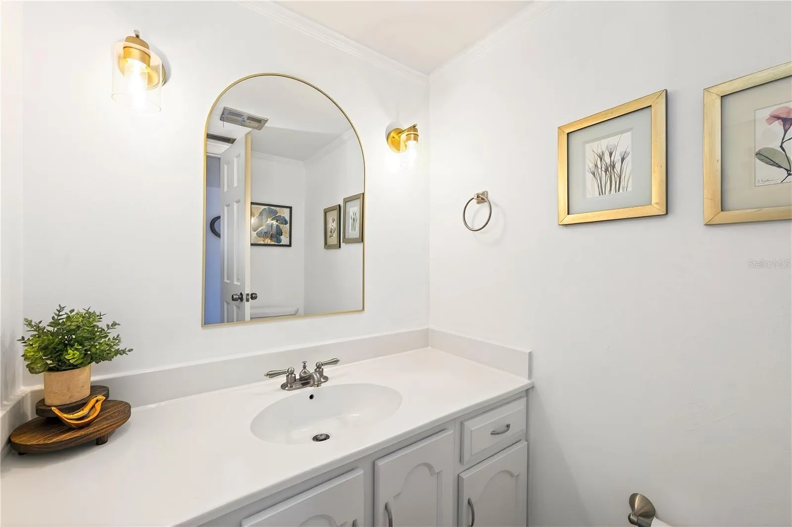 Half Bath - 1st floor
