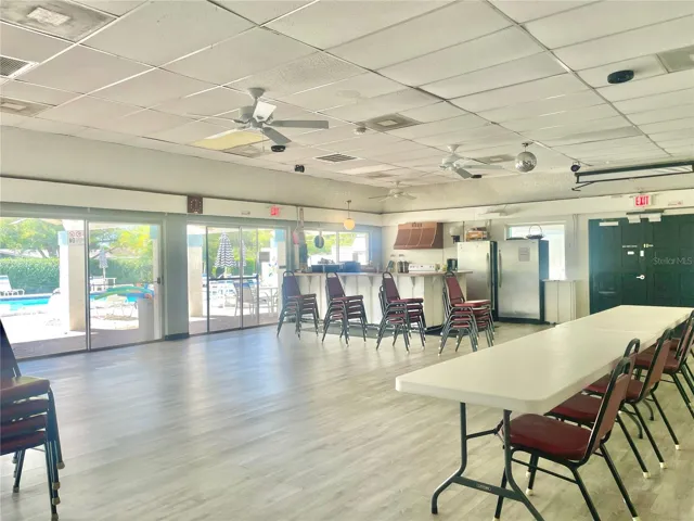 Clubhouse 6