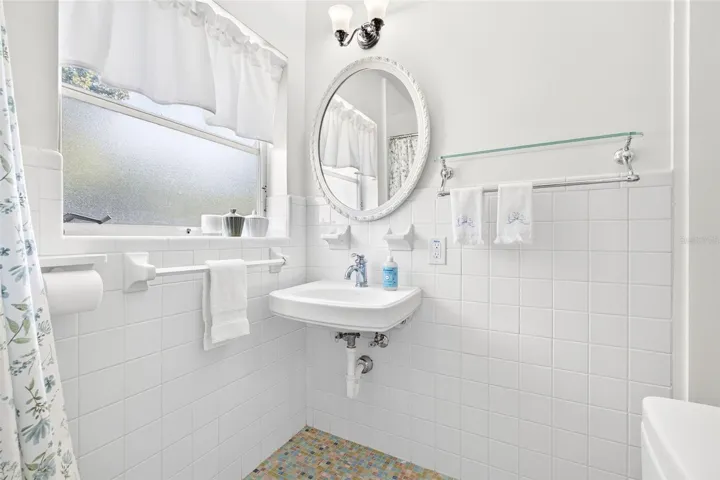 Bathroom by the 3 bedrooms