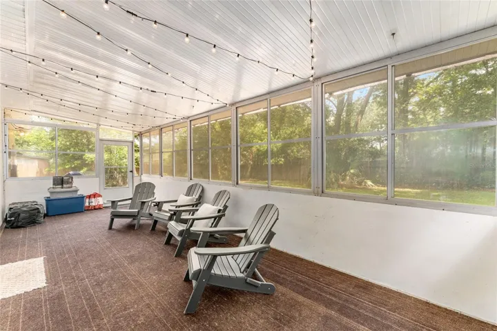 Glass and screen for more breeze