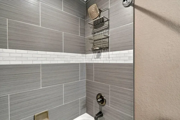 Hall Shower/Tub