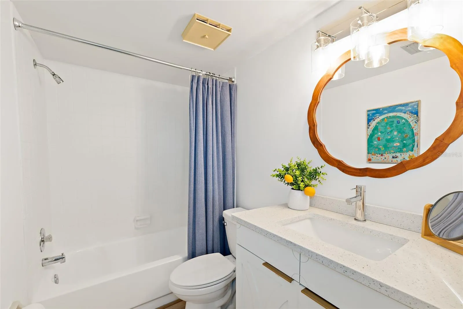Guest bathroom with tub/shower combo and handcrafted quartz vanity, Cocoa Beach condo