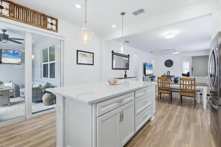 Good size COVERED lanai