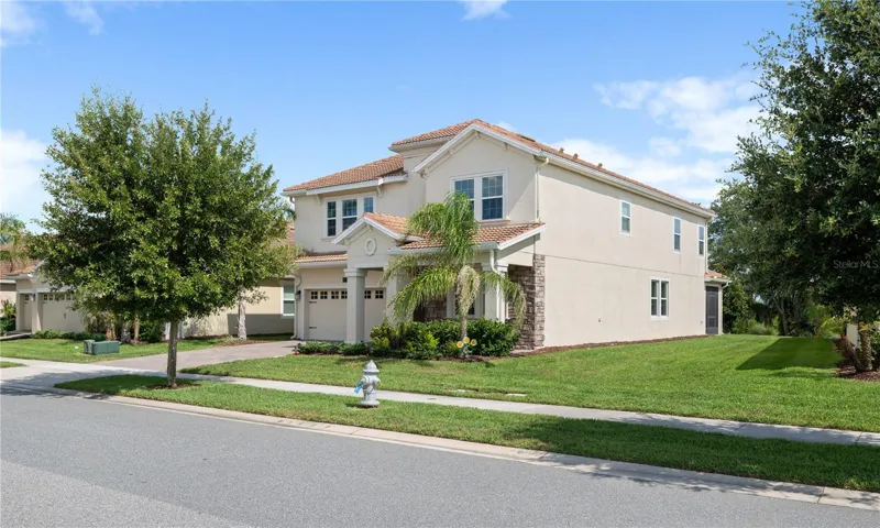 8926 Fallen Oak Drive