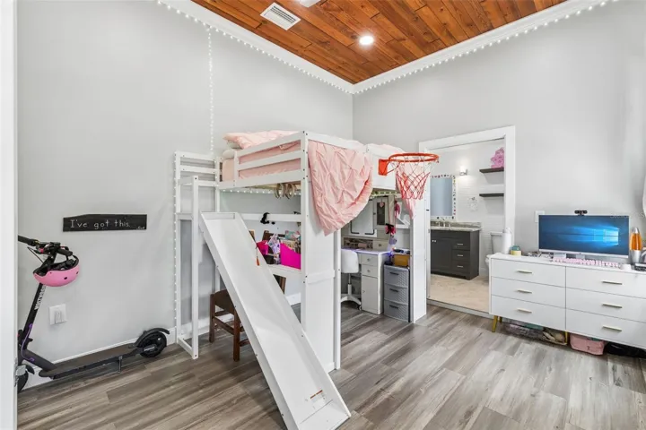 Guest Bedroom 4