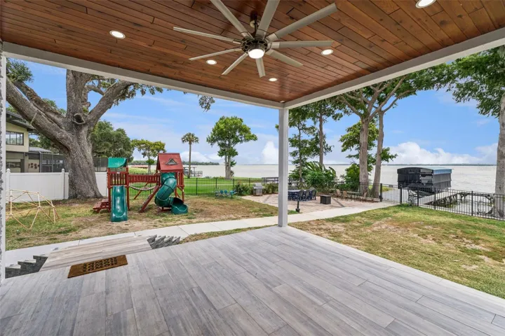 Main Floor Deck