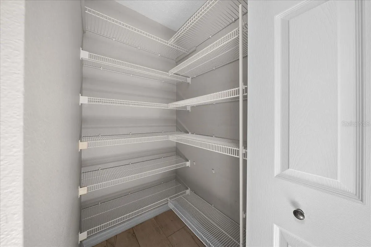 Walk in pantry