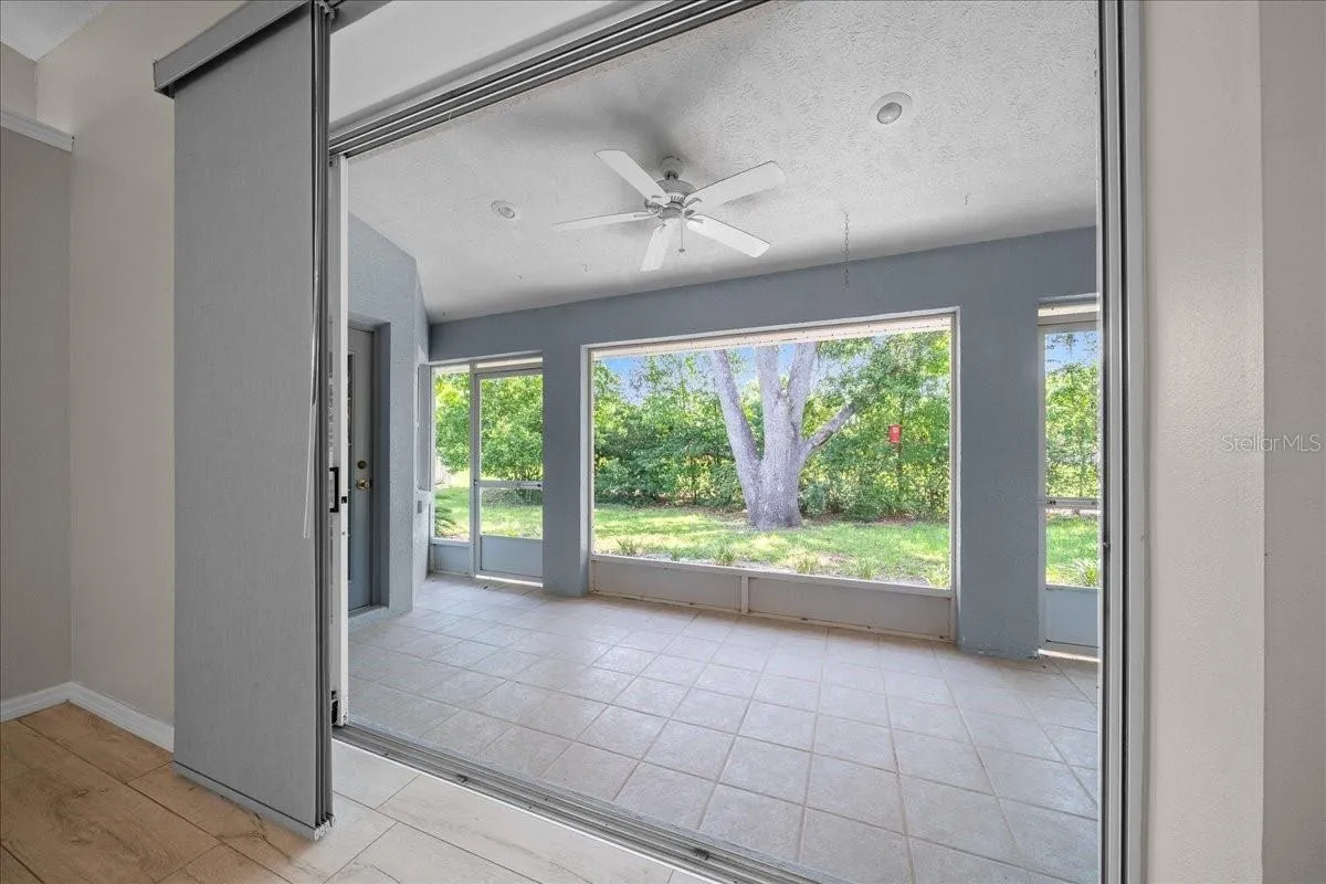 Triple sliders onto the lanai