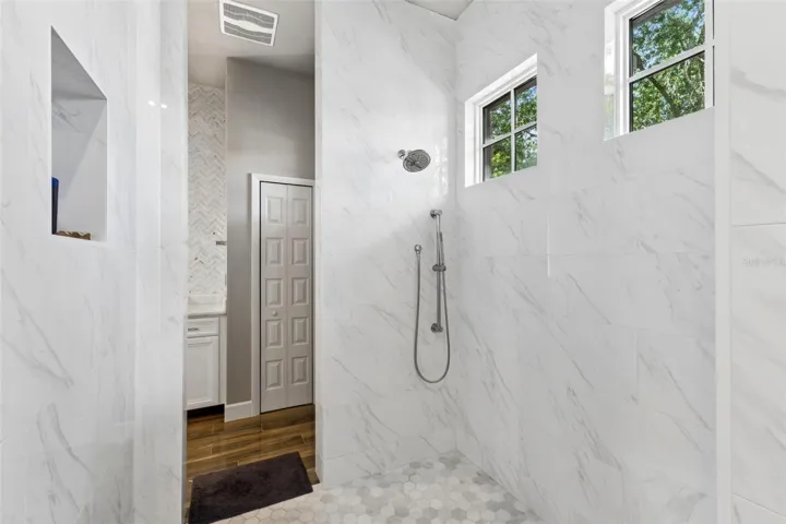 Shower Room. Plenty of room