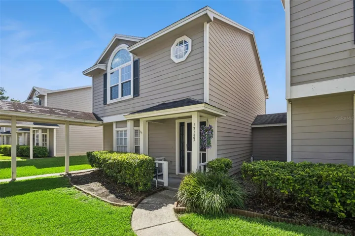End unit in Thatchers Landing!