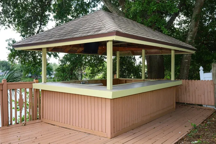 Pool Bar