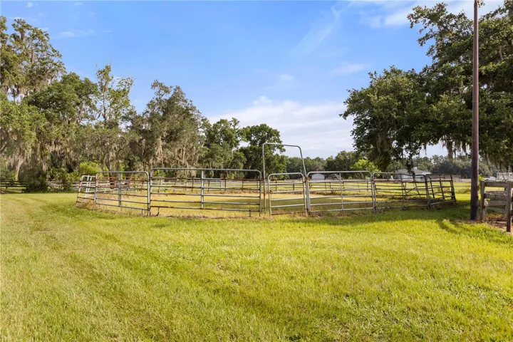 Round pen