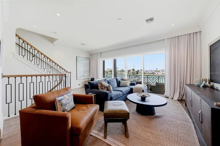 2nd floor living space