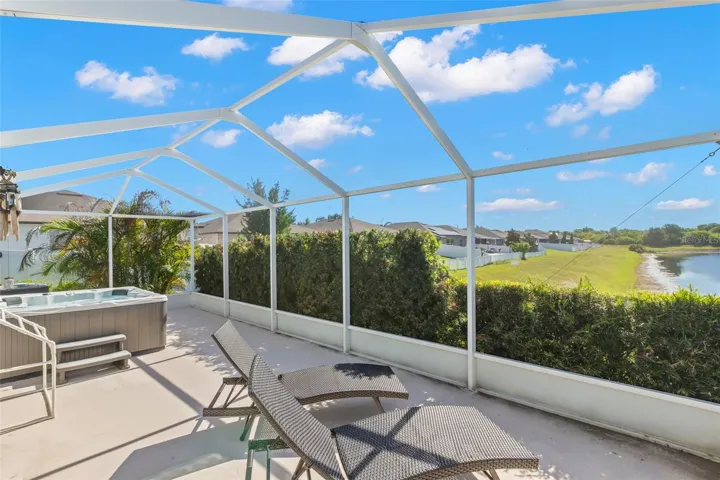 Privacy - Screened Lanai with Spa!