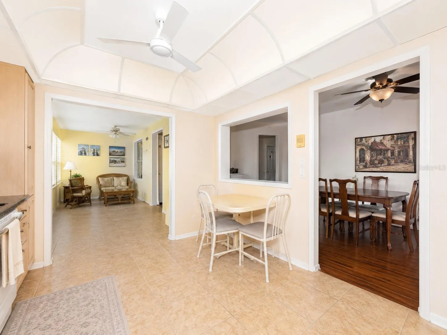 Eating space in kitchen