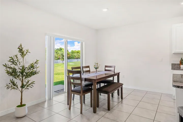Eat in kitchen area