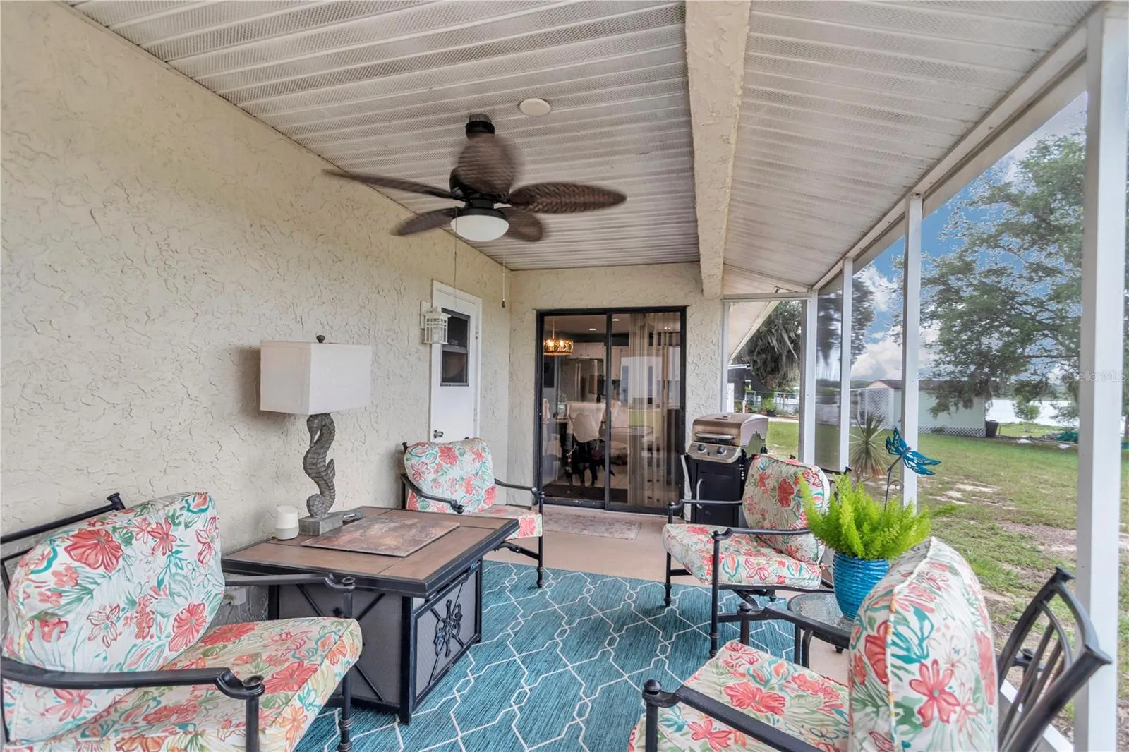 Screened-in Porch