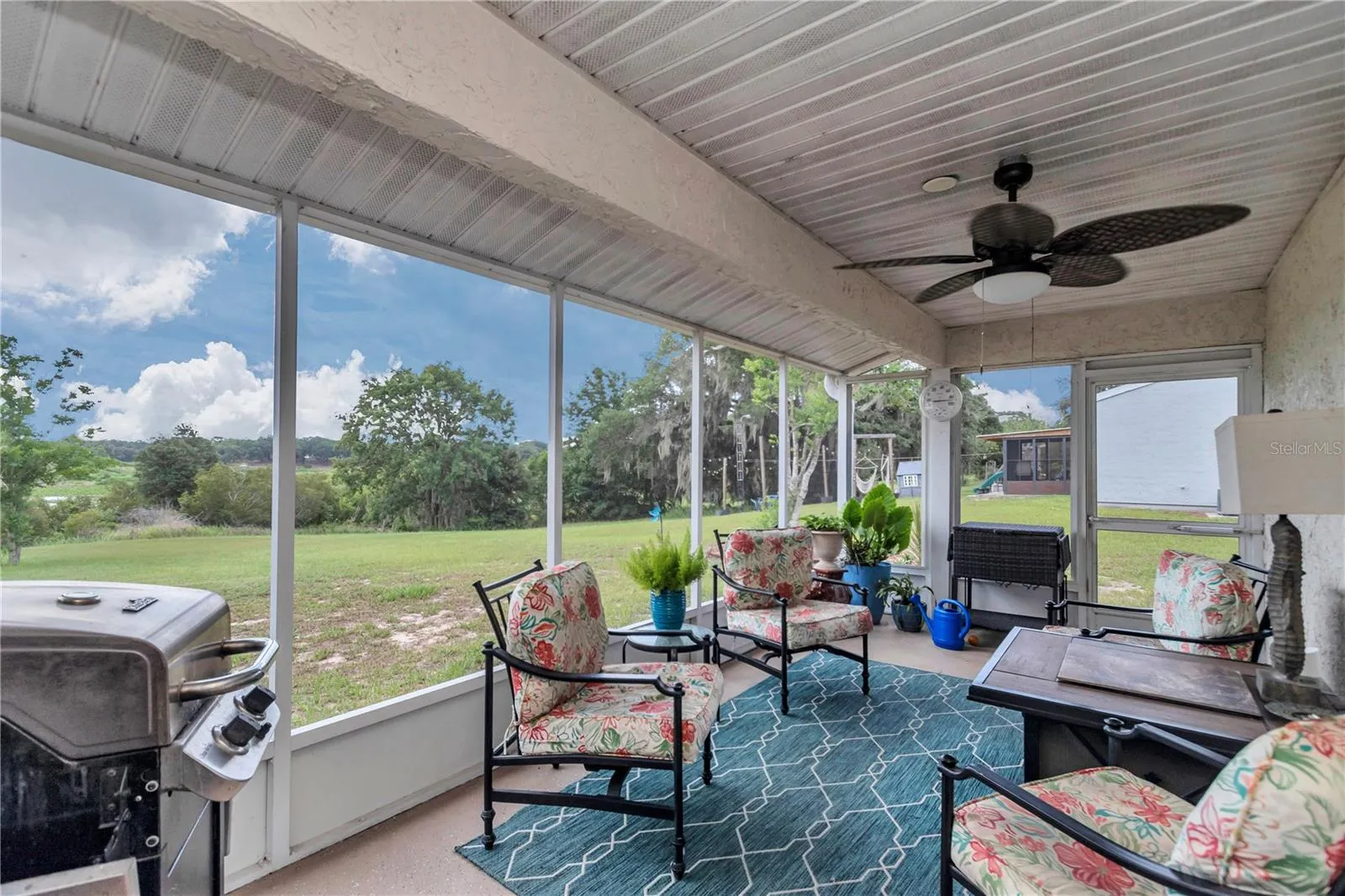 Screened-in Porch