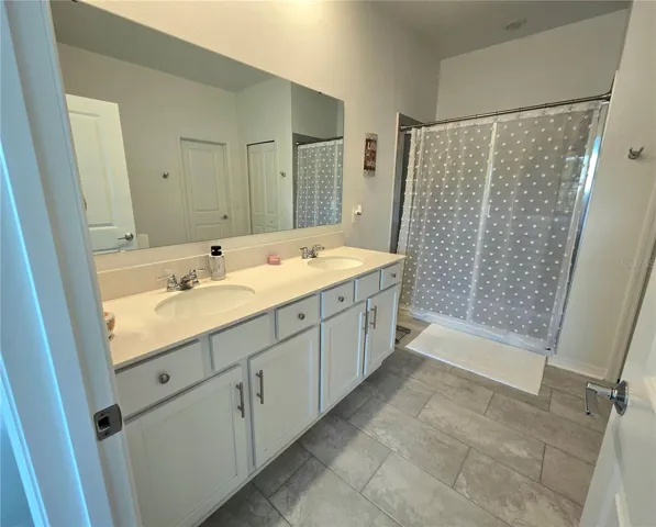 Master Bath - Shower