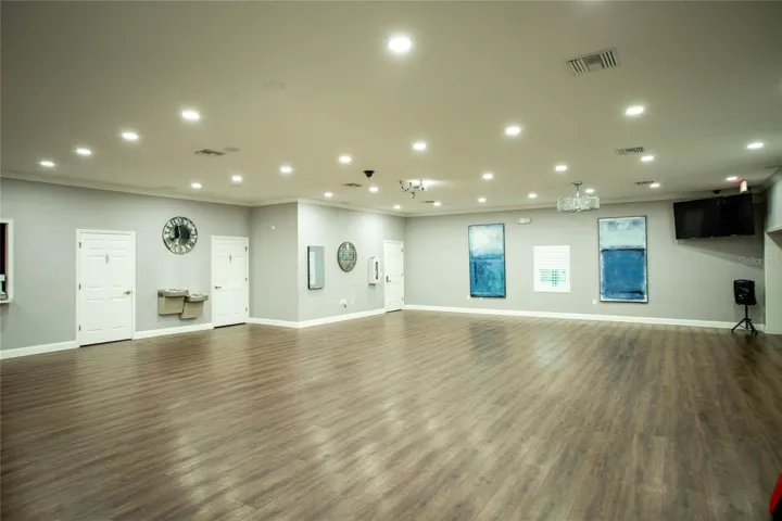 Amenity: Clubhouse
