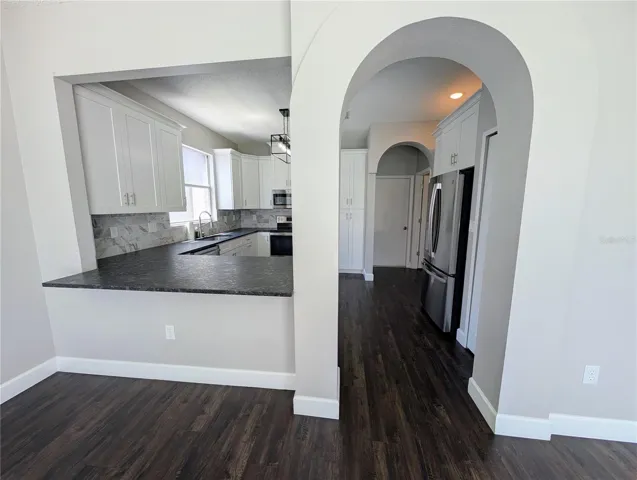 Breakfast Bar/Kitchen