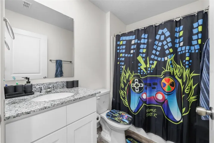 Bathroom 1 - Main