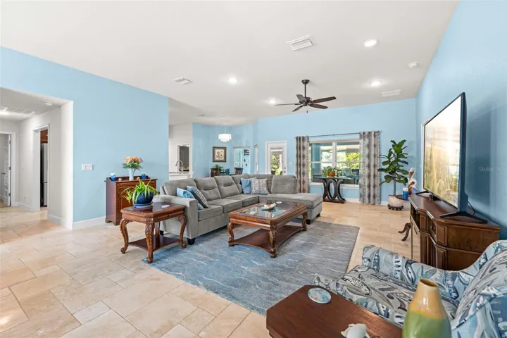 Spacious Greatroom