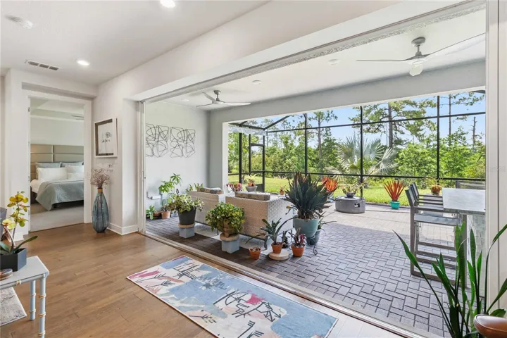 Open Sliding Glas Doors to the extended patio