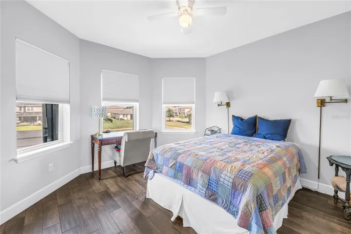Guest bedroom en-suite.