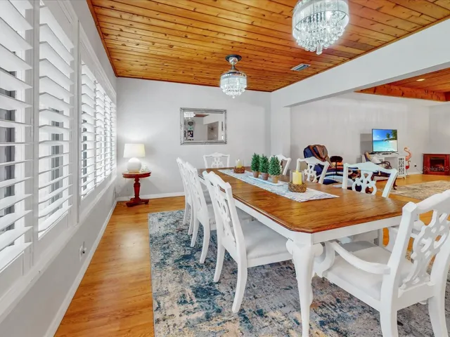 Has a partition if you wish to make a separation from living area space